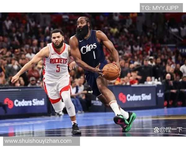 詹姆斯哈登的篮球之路与个人风格的深度解析与展望 詹姆斯哈登的篮球之路与个人风格的深度解析与展望