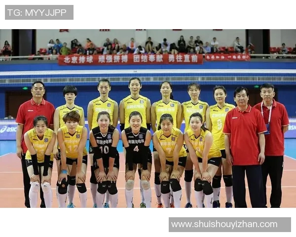 八一女排迎战河南队全力争胜展现巾帼风采与拼搏精神