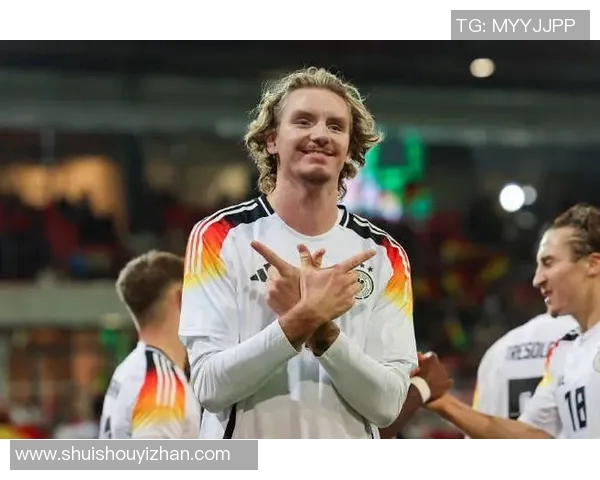 斯图加特中场入选国家队出战国际比赛展风采 斯图加特中场入选国家队出战国际比赛展风采